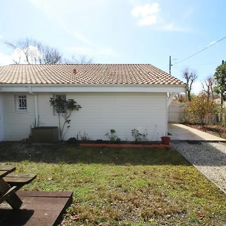 Holiday home Maison 4 Couchages Dans Quartier Calme *