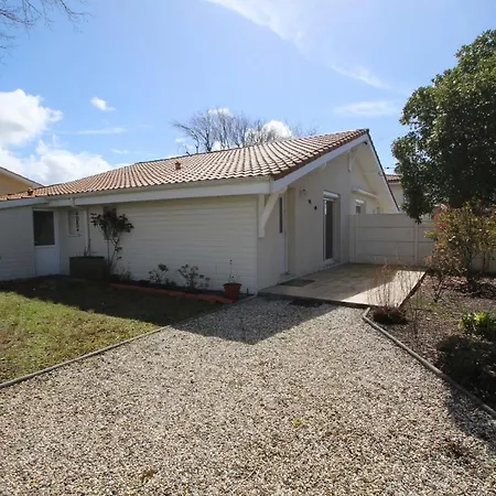 Holiday home Maison 4 Couchages Dans Quartier Calme *